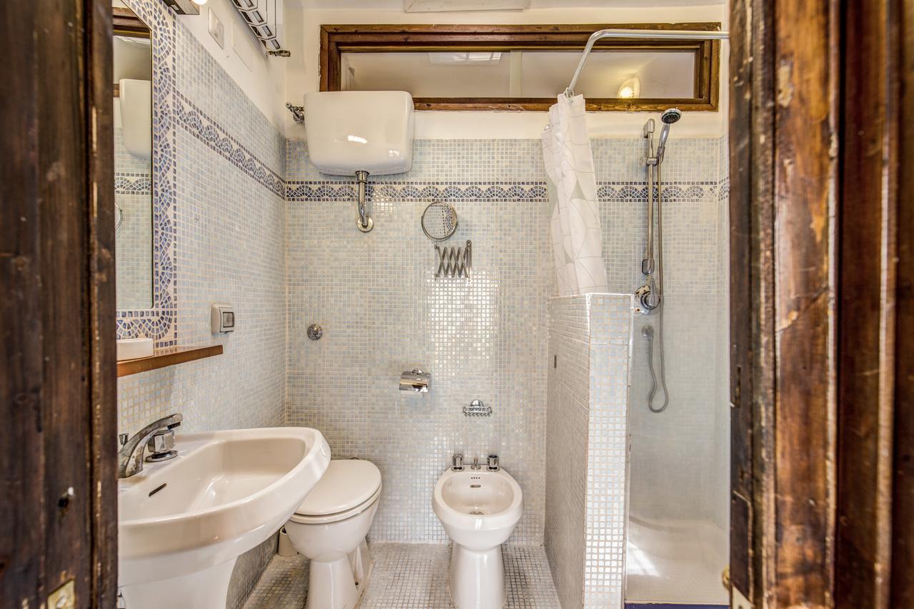 HomeHouse Garofano - Rione Monti - Colosseum Roma Esterno foto