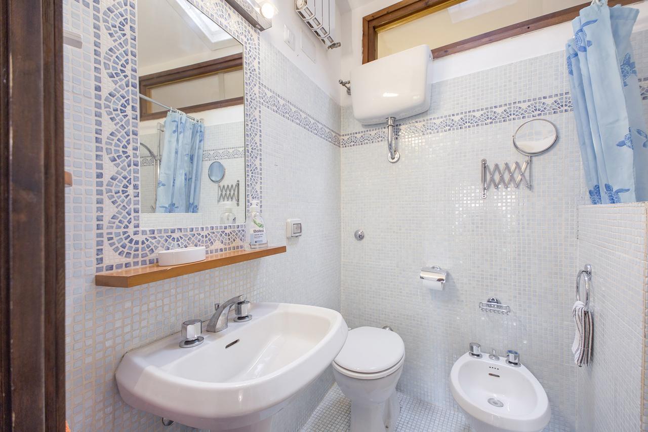 HomeHouse Garofano - Rione Monti - Colosseum Roma Esterno foto